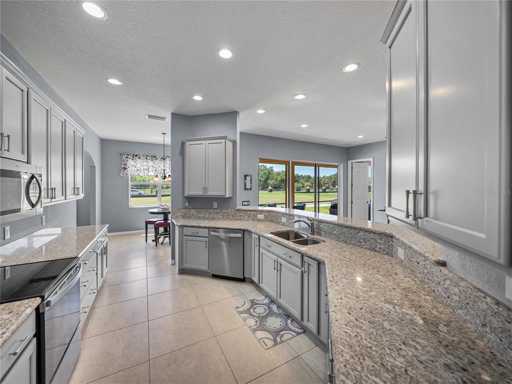 1124 Sawgrass Drive Winter Haven, FL 33859 - Photo 15 of 85