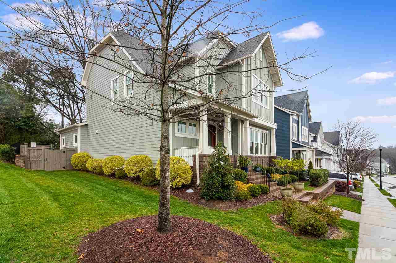 701 Virginia Avenue Raleigh, NC 27604 - Photo 2 of 16 a front view of a house with garden