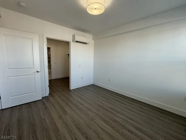 $2,600 | 459 Bloomfield Avenue, Unit 204, Caldwell, NJ 07006