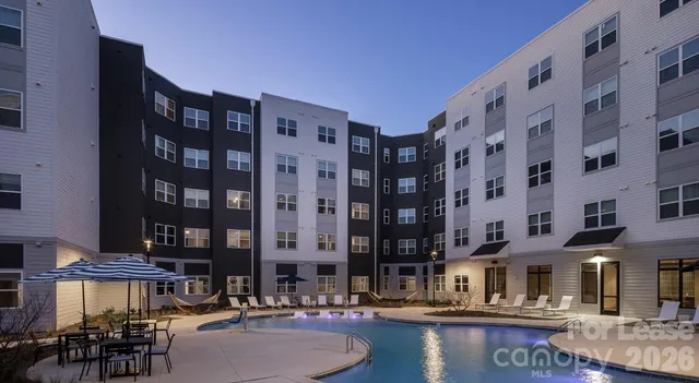 $1,724 | 8424 North Tryon Street, Unit B2, Charlotte, NC 28262