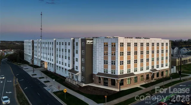 $1,724 | 8424 North Tryon Street, Unit B2, Charlotte, NC 28262