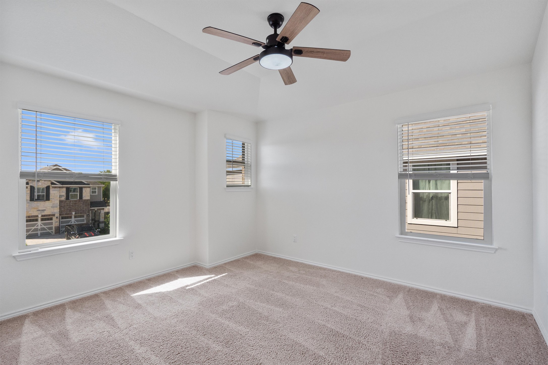 1032 Santiam Street Georgetown, TX 78626 - Photo 34 of 40