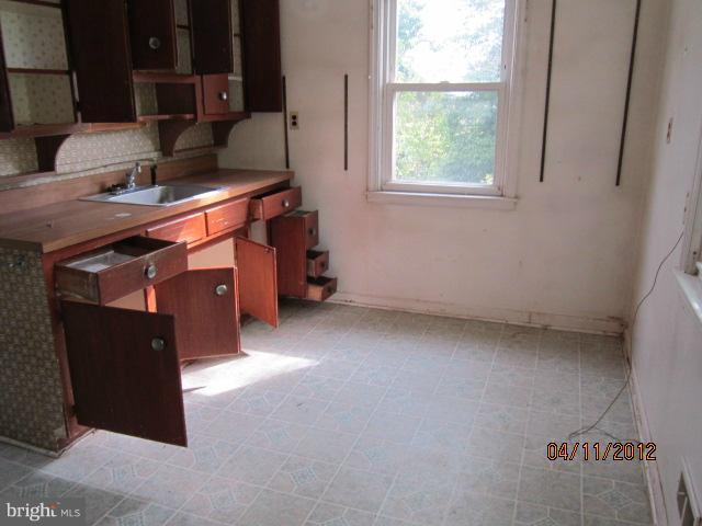 2621 Plainfield Road Dundalk, MD 21222 - Photo 6 of 12 Kitchen