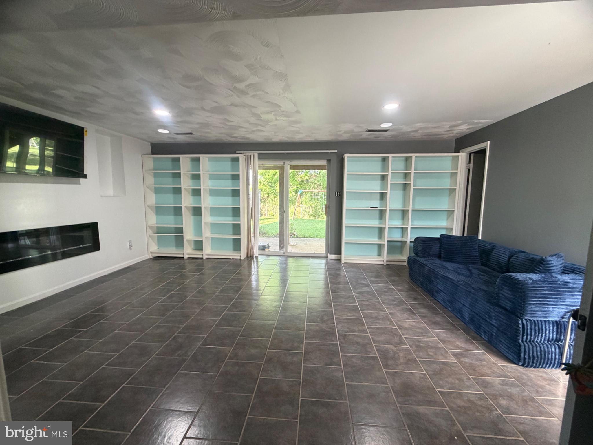 4007 McDonogh Road Randallstown, MD 21133 - Photo 15 of 20 Spacious room with natural light.