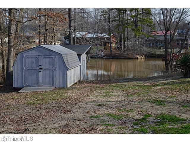 942 Riverview Road Lexington, NC 27292 - Photo 3 of 15 Waterfront/Dock/Pier.