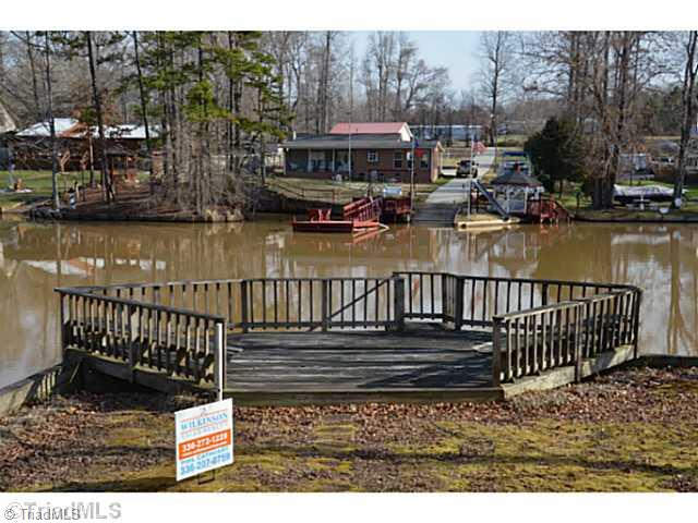 942 Riverview Road Lexington, NC 27292 - Photo 8 of 15 Patio/Deck.