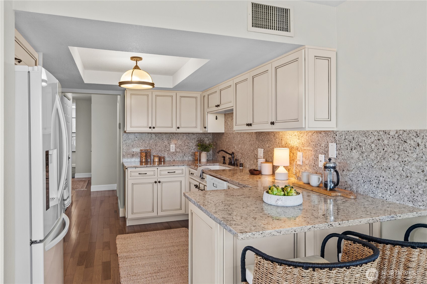 633 Main Street, Unit 202 Edmonds, WA 98020 - Photo 16 of 37 Gallery Image 16