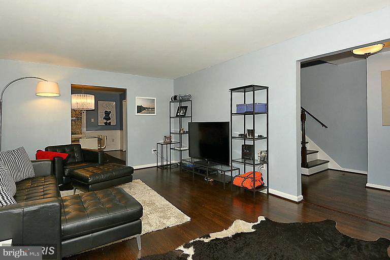 7340 Eldorado Street McLean, VA 22102 - Photo 2 of 22