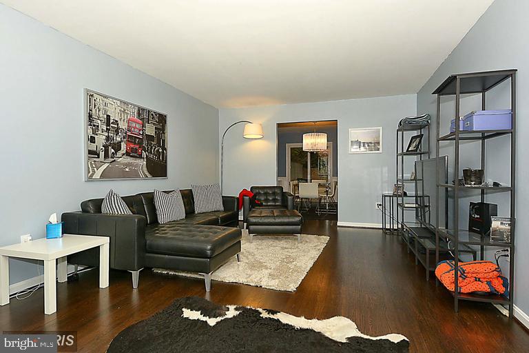 7340 Eldorado Street McLean, VA 22102 - Photo 3 of 22