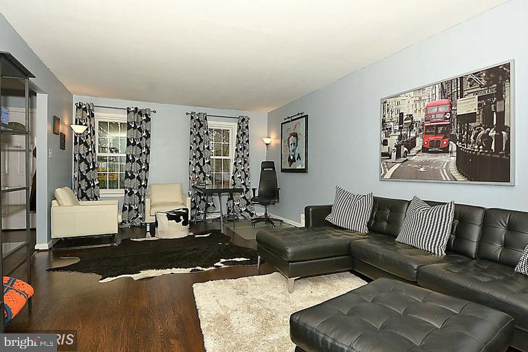 7340 Eldorado Street McLean, VA 22102 - Photo 4 of 22