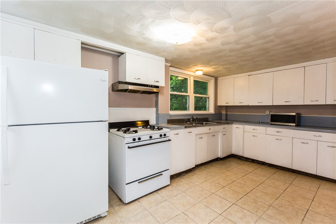 215 Gleaner Chapel Road Scituate, RI 02857 - Photo 22 of 40