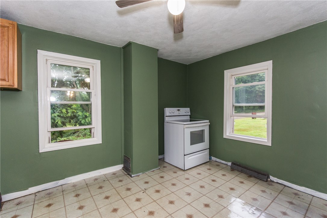 215 Gleaner Chapel Road Scituate, RI 02857 - Photo 3 of 40