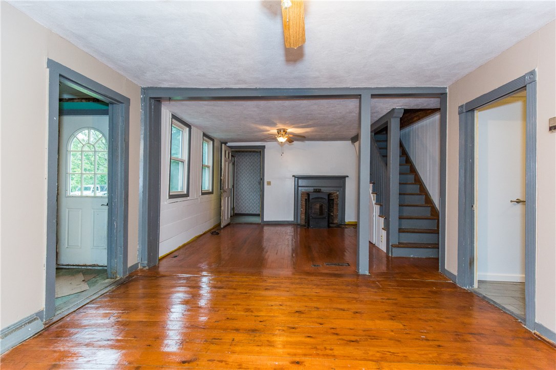 215 Gleaner Chapel Road Scituate, RI 02857 - Photo 4 of 40