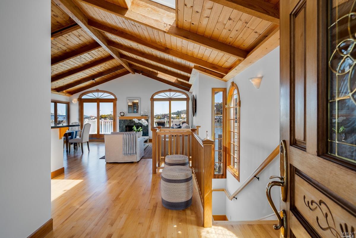 34 Gate 6 1/2 Road Sausalito, CA 94965 - Photo 11 of 33