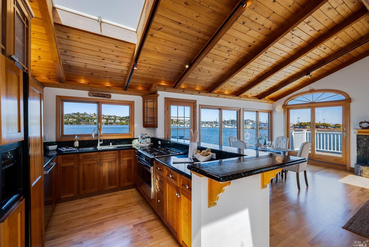 34 Gate 6 1/2 Road Sausalito, CA 94965 - Photo 13 of 33
