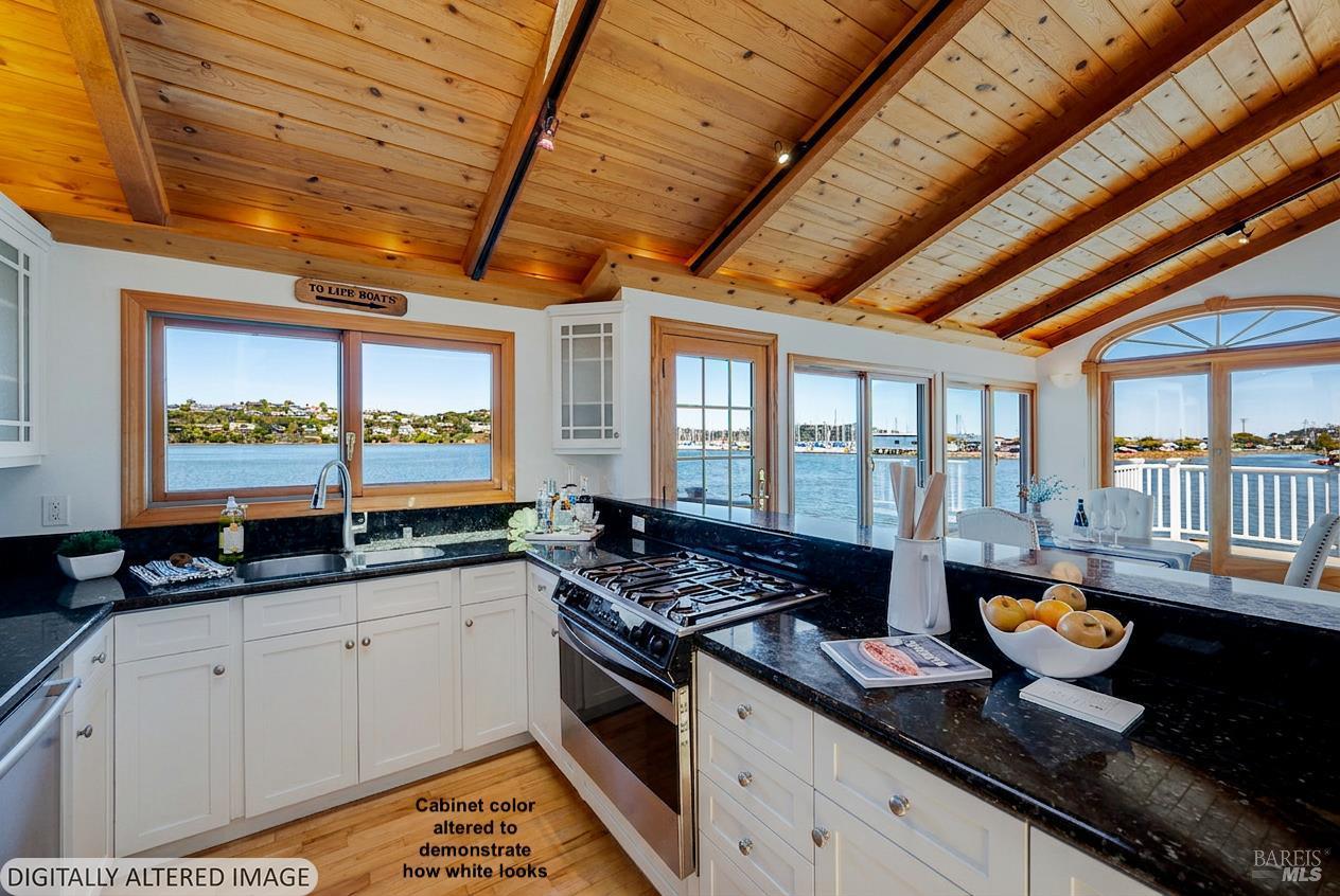 34 Gate 6 1/2 Road Sausalito, CA 94965 - Photo 18 of 33