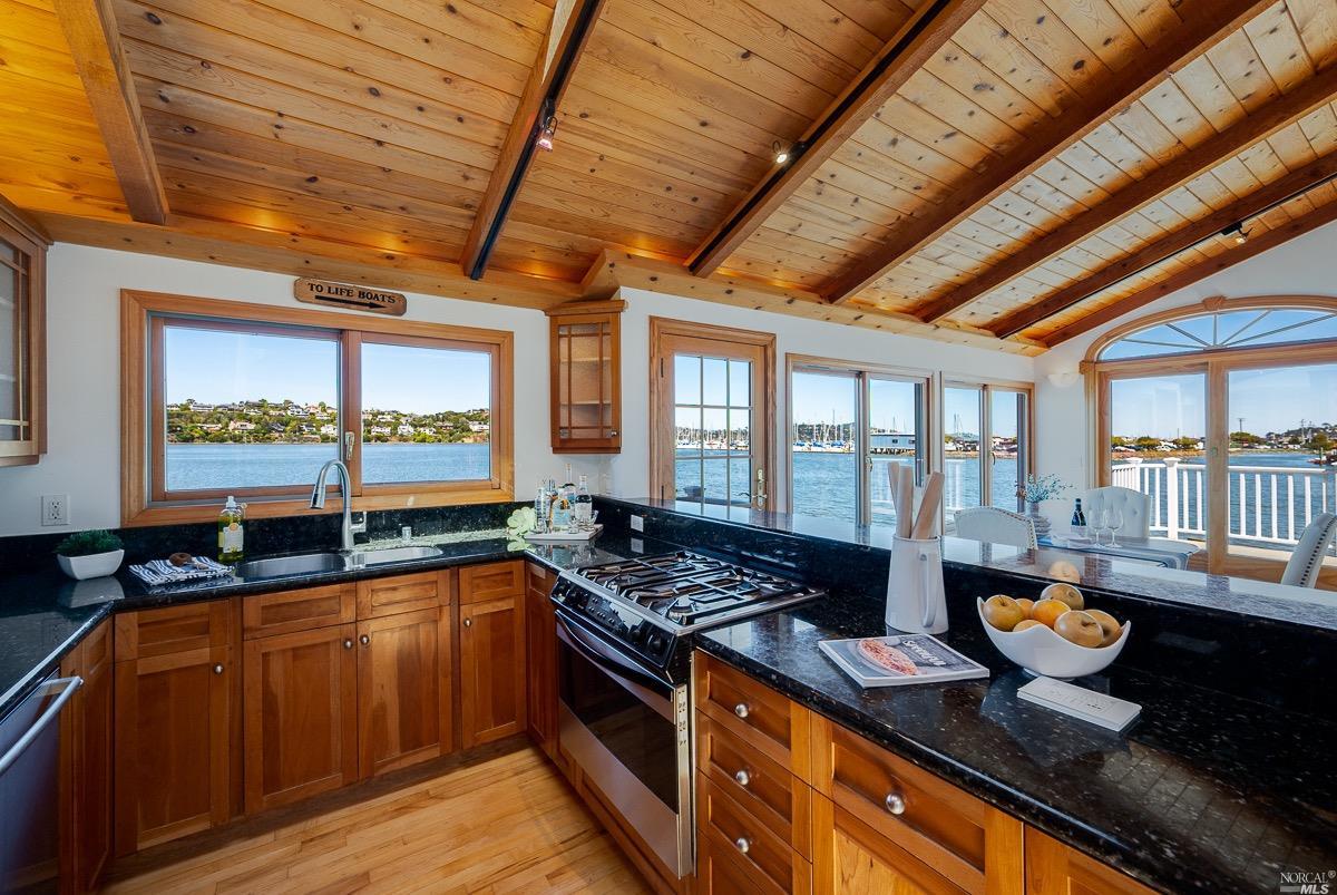 34 Gate 6 1/2 Road Sausalito, CA 94965 - Photo 19 of 33