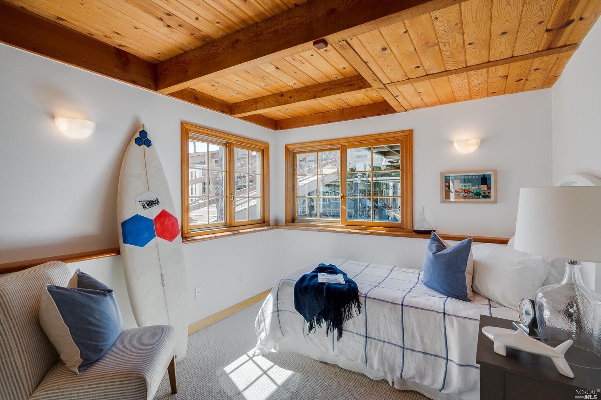 34 Gate 6 1/2 Road Sausalito, CA 94965 - Photo 23 of 33