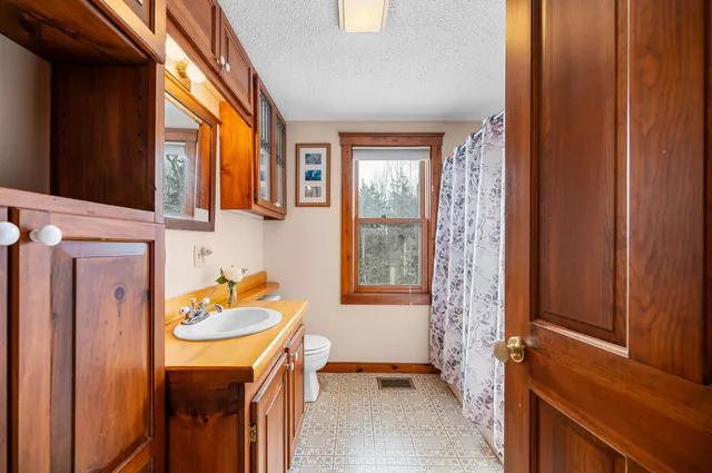 $985,000 | 1054 Stowe Hollow Road, Stowe, VT 05672