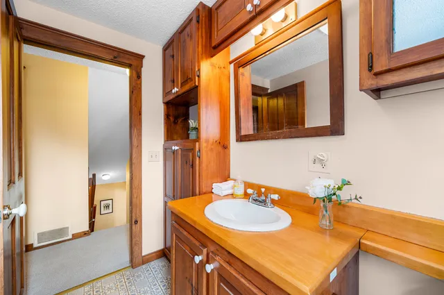 $985,000 | 1054 Stowe Hollow Road, Stowe, VT 05672