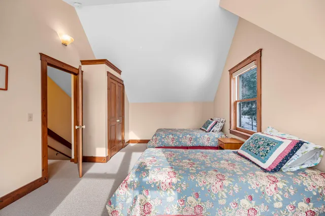 $985,000 | 1054 Stowe Hollow Road, Stowe, VT 05672