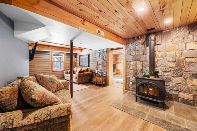 $985,000 | 1054 Stowe Hollow Road, Stowe, VT 05672