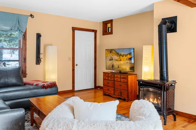 $985,000 | 1054 Stowe Hollow Road, Stowe, VT 05672