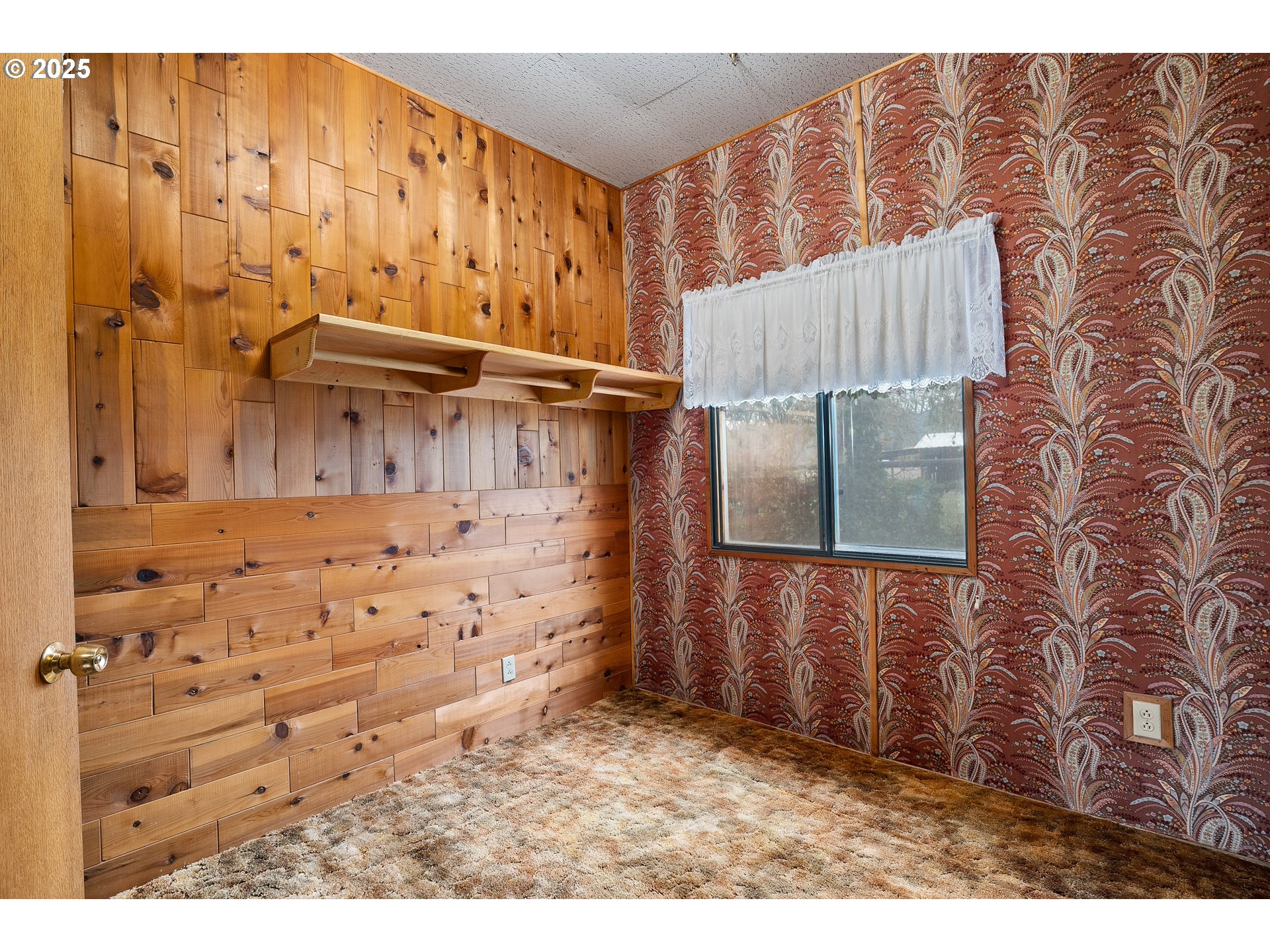 5209 Beagle Road White City, OR 97503 - Photo 24 of 48 a view of utility room