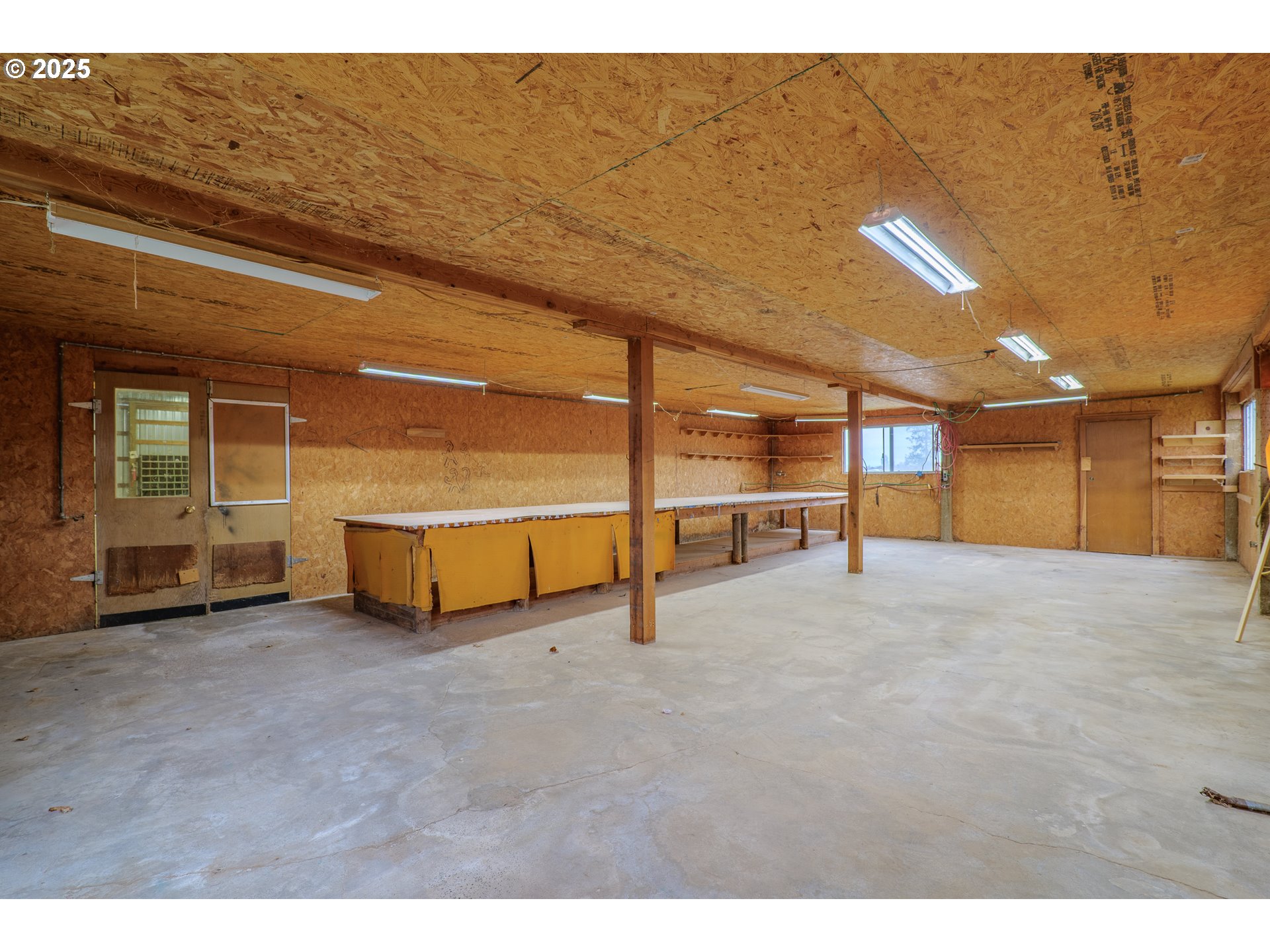 5209 Beagle Road White City, OR 97503 - Photo 36 of 48 a view of an empty room