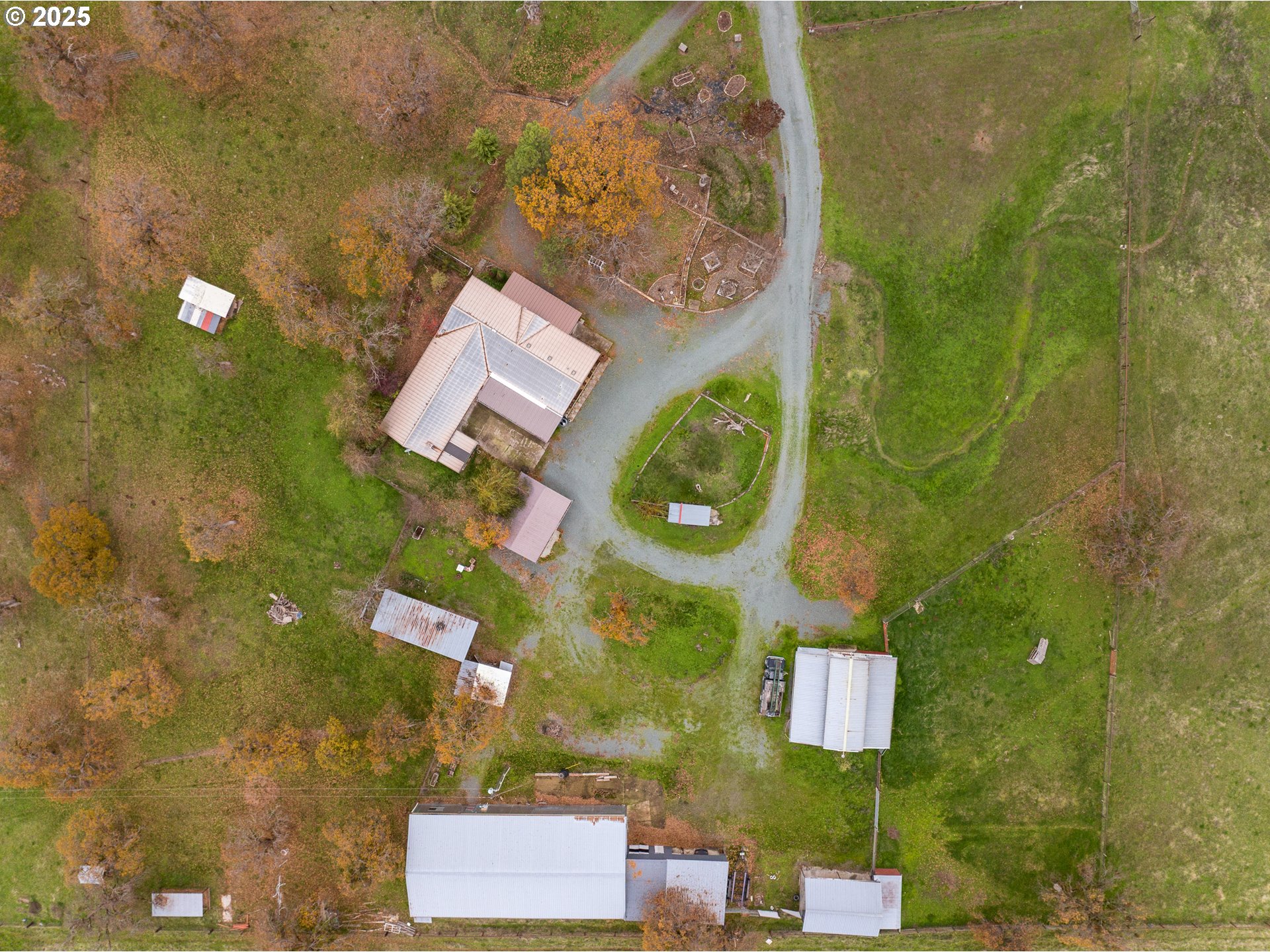 5209 Beagle Road White City, OR 97503 - Photo 41 of 48 an aerial view of a house