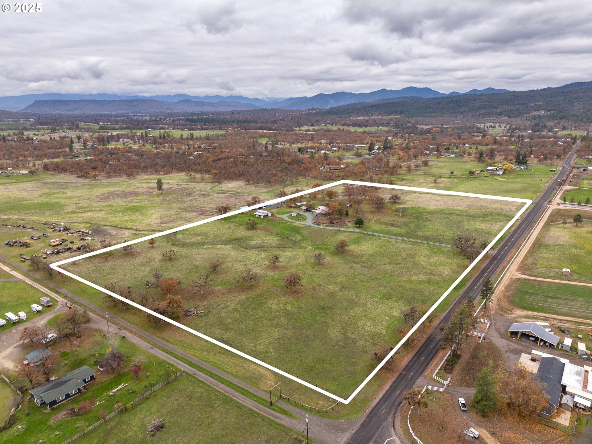 5209 Beagle Road White City, OR 97503 - Photo 44 of 48 a view of a pool