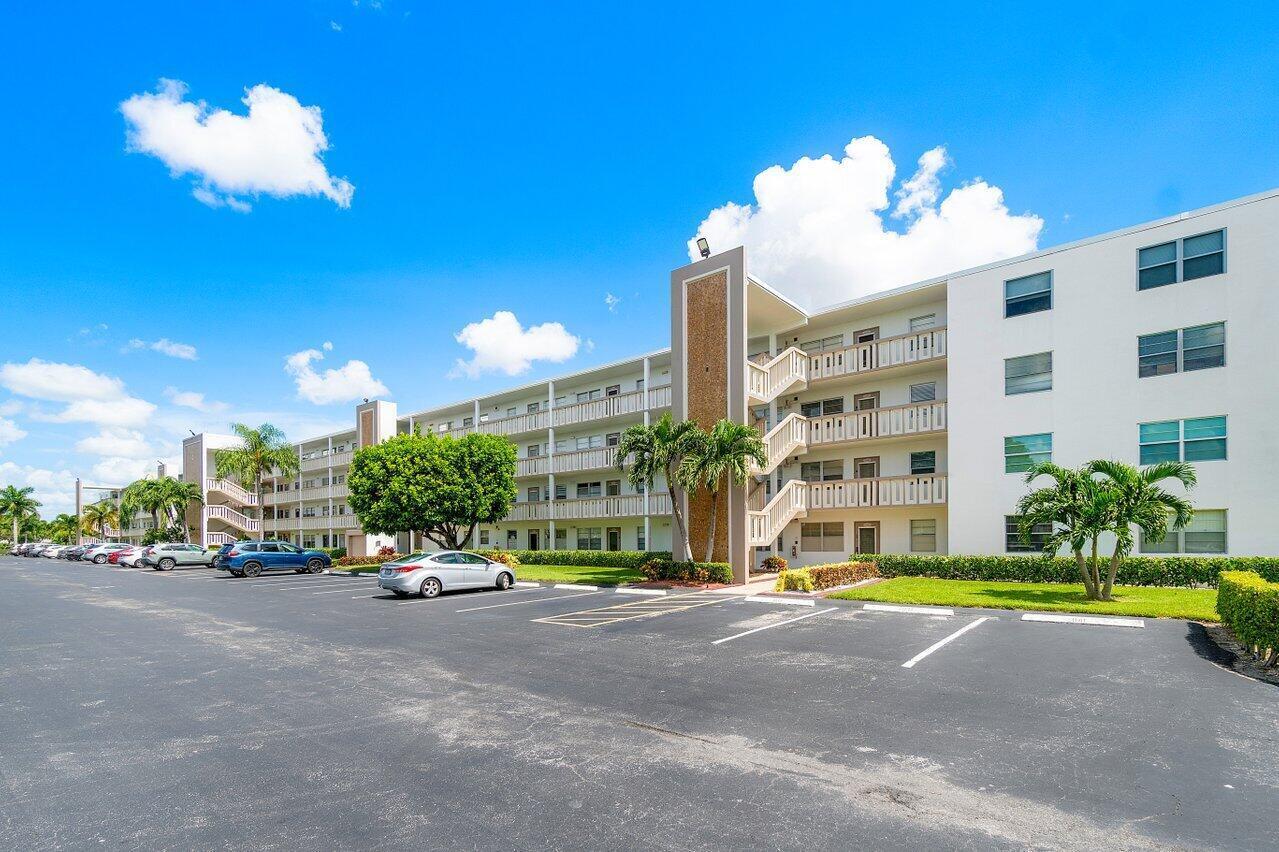 2046 Rexford Drive Boca Raton, FL 33434 - Photo 26 of 33 001-2046RexfordC-BocaRaton-FL-33434-SMAL