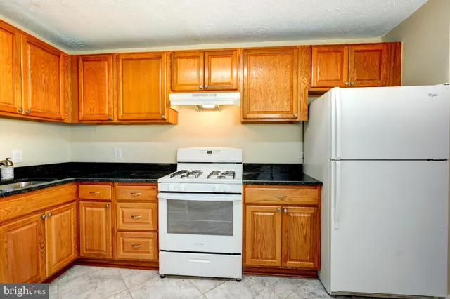 $158,000 | 876 Quince Orchard Boulevard, Unit 876T1, Gaithersburg, MD 20878