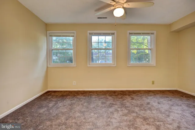 $158,000 | 876 Quince Orchard Boulevard, Unit 876T1, Gaithersburg, MD 20878