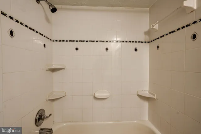 $158,000 | 876 Quince Orchard Boulevard, Unit 876T1, Gaithersburg, MD 20878