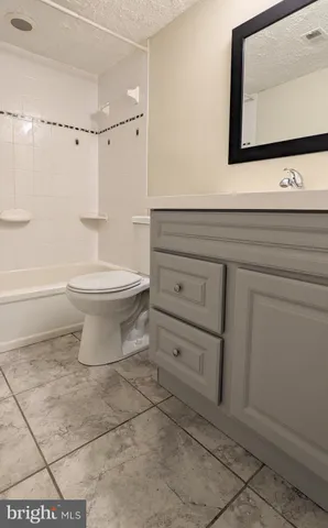 $158,000 | 876 Quince Orchard Boulevard, Unit 876T1, Gaithersburg, MD 20878