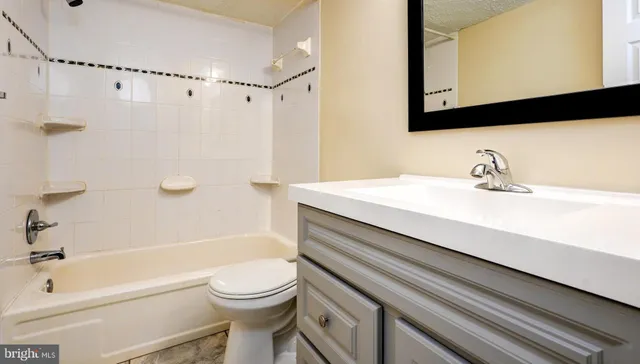 $158,000 | 876 Quince Orchard Boulevard, Unit 876T1, Gaithersburg, MD 20878