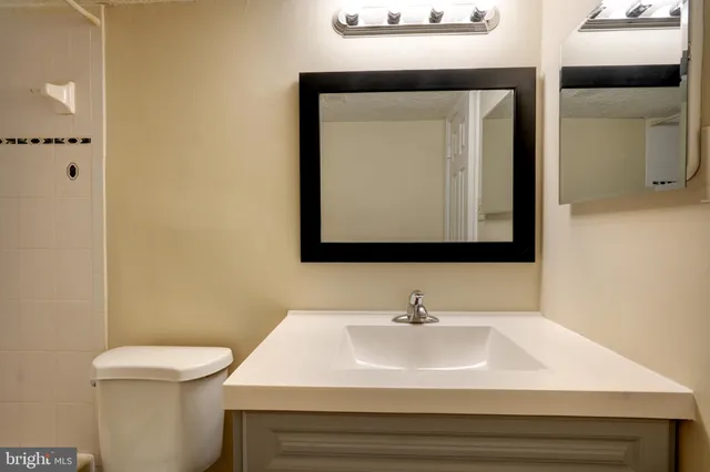 $158,000 | 876 Quince Orchard Boulevard, Unit 876T1, Gaithersburg, MD 20878