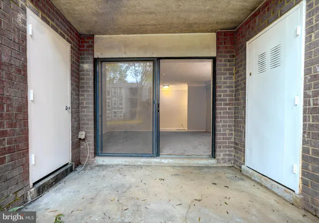 $158,000 | 876 Quince Orchard Boulevard, Unit 876T1, Gaithersburg, MD 20878