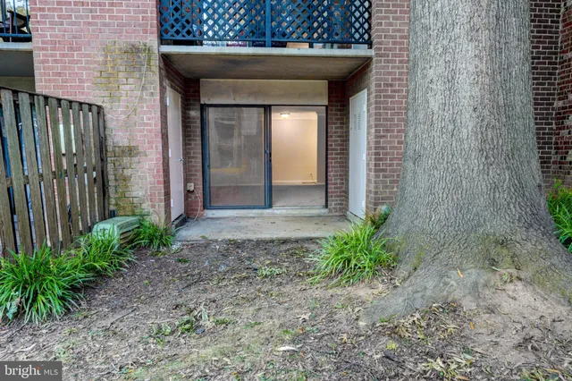 $158,000 | 876 Quince Orchard Boulevard, Unit 876T1, Gaithersburg, MD 20878