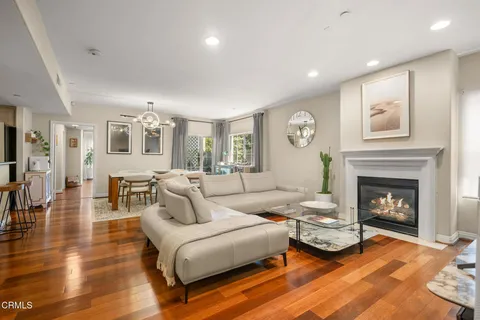 $849,800 | 616 South Wilton Place, Unit 203, Los Angeles, CA 90005