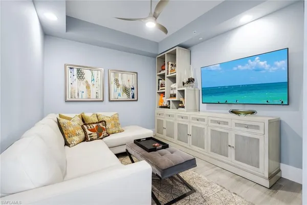 $1,550,000 | 1035 3rd Avenue South, Unit 406, Naples, FL 34102