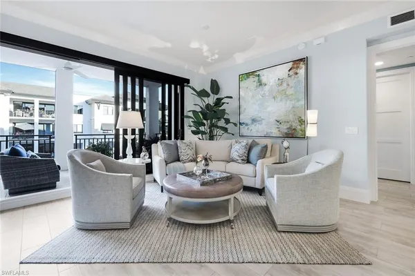 $1,550,000 | 1035 3rd Avenue South, Unit 406, Naples, FL 34102