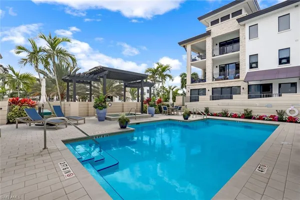 $1,550,000 | 1035 3rd Avenue South, Unit 406, Naples, FL 34102