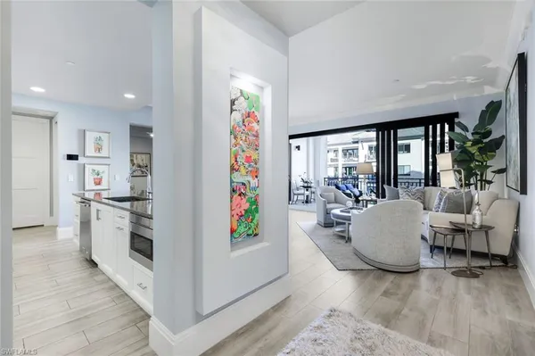 $1,550,000 | 1035 3rd Avenue South, Unit 406, Naples, FL 34102