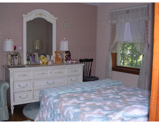35 Maple Road Chelmsford, MA 01824 - Photo 3 of 8