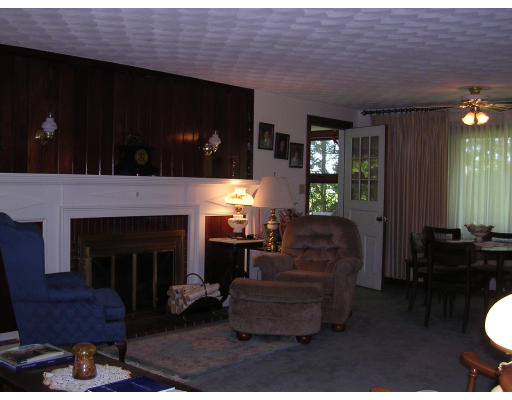35 Maple Road Chelmsford, MA 01824 - Photo 6 of 8