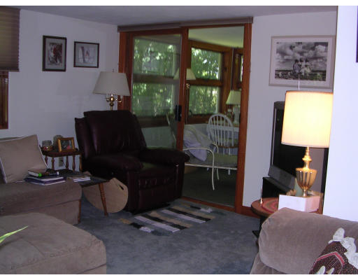 35 Maple Road Chelmsford, MA 01824 - Photo 7 of 8