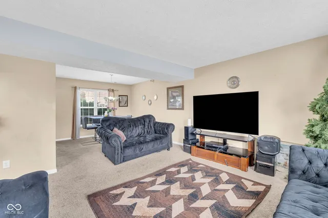 $360,000 | 8626 Golden Falls Circle, Avon, IN 46123