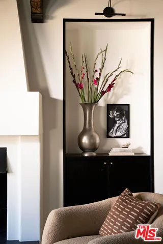 $1,595,000 | 5308 Hillcrest Drive, Los Angeles, CA 90043